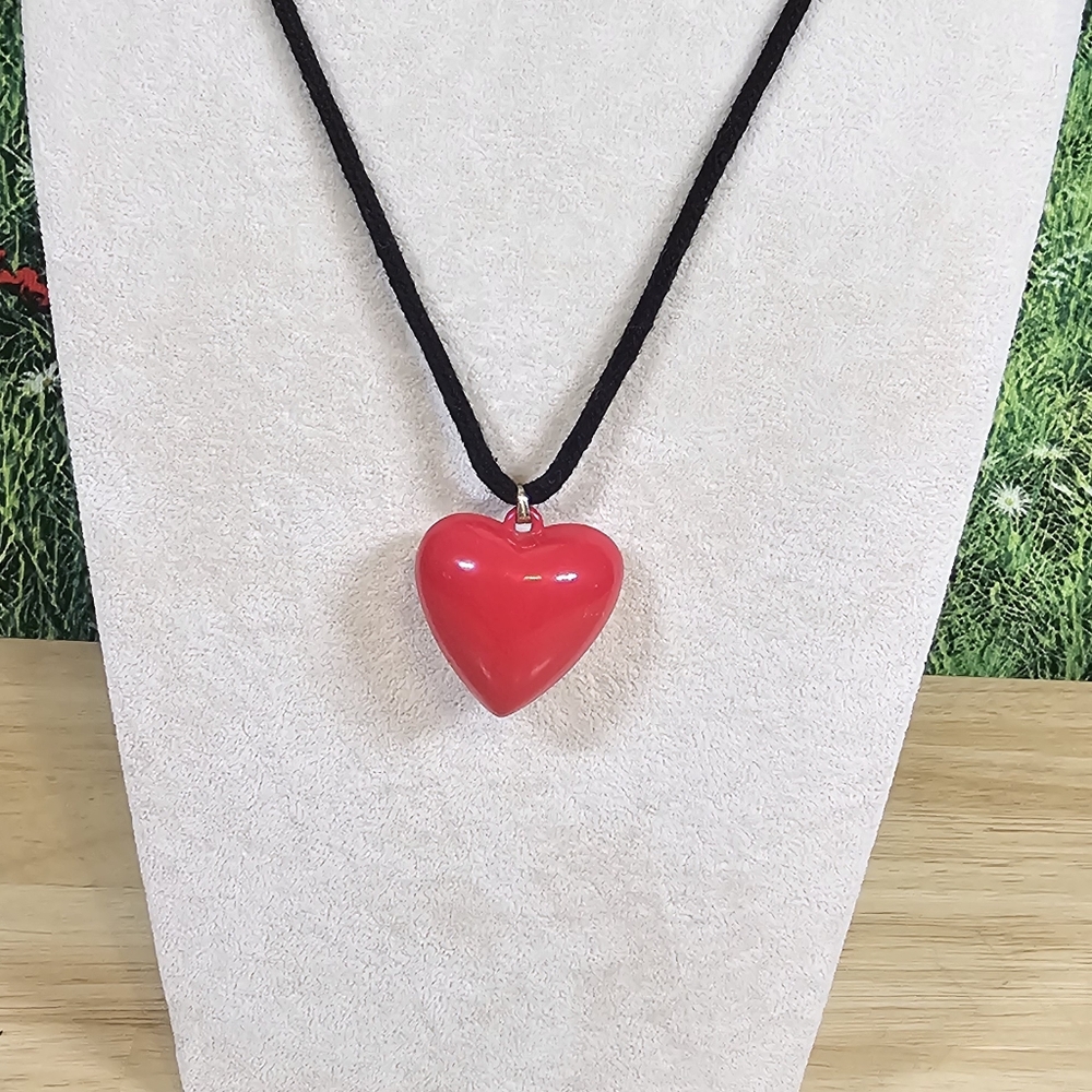Red Heart Pendant Necklace - Picture 2 of 5